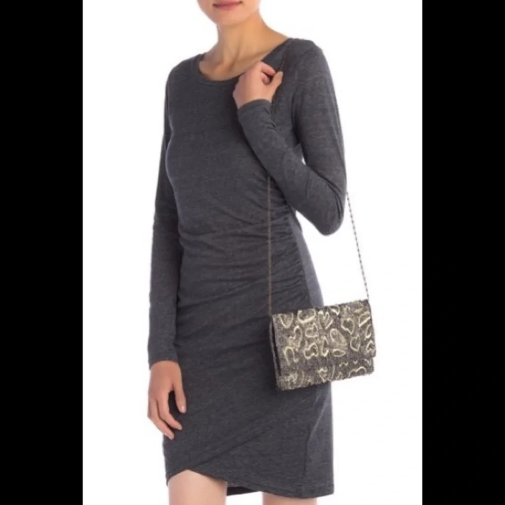 Gorgeous embroidered sequins clutch